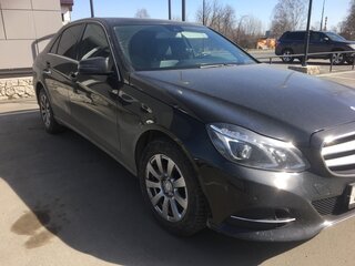 2013 Mercedes-Benz E-Класс 200 IV (W212, S212, C207) Рестайлинг, чёрный, 2060000 рублей, вид 3