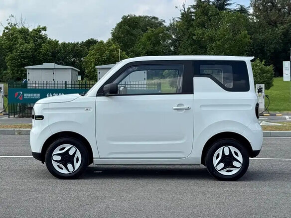 2025 Geely Panda I Рестайлинг, белый - вид 6