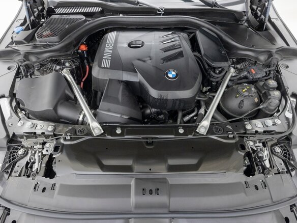 2025 BMW 5 серии 520i VIII (G60/G61/G68), серый, 6300000 рублей - вид 5