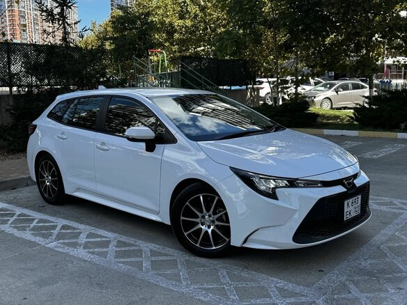 2022 Toyota Corolla XII (E210), белый, 1830000 рублей - вид 4