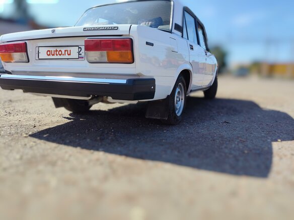 2003 Lada (ВАЗ) 2107, белый, 400000 рублей - вид 4