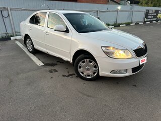 2012 Skoda Octavia II (A5) Рестайлинг, белый, 640000 рублей, вид 1