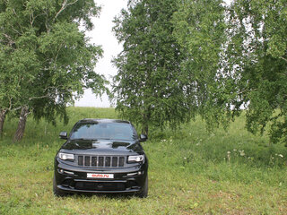 2014 Jeep Grand Cherokee SRT IV (WK2) Рестайлинг, чёрный, 3800000 рублей, вид 3