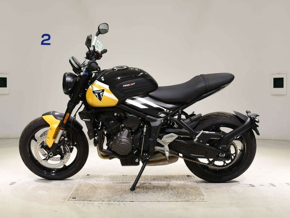 2025 Triumph Trident 660, чёрный, 1197000 рублей