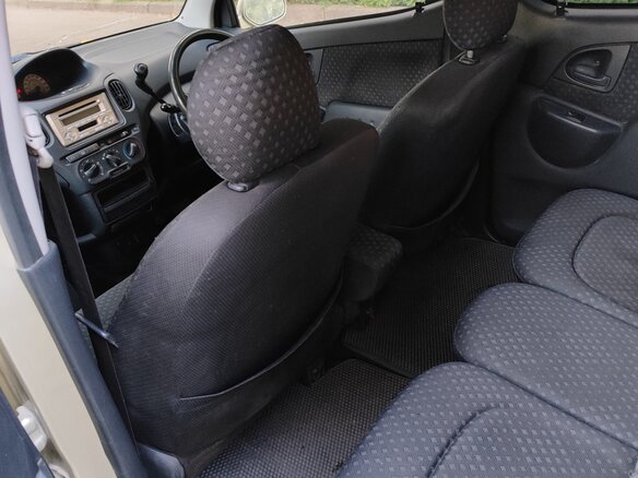 2002 Toyota FunCargo, серый, 380000 рублей - вид 13