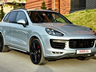 2016 Porsche Cayenne Turbo II Рестайлинг (958), серебристый, 5600000 рублей, вид 1