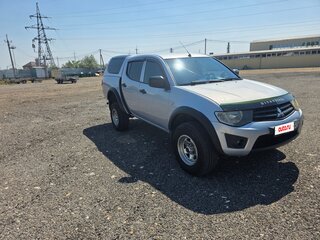 2012 Mitsubishi L200 IV, серебристый, 1300000 рублей, вид 2