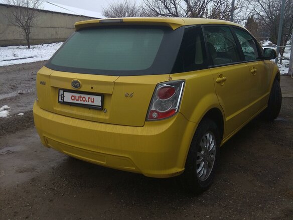 2014 BYD E6, жёлтый, 1850000 рублей - вид 2