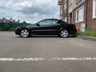 2005 Mercedes-Benz CLK-Класс 200 II (W209) Рестайлинг, чёрный, 1700000 рублей, вид 4