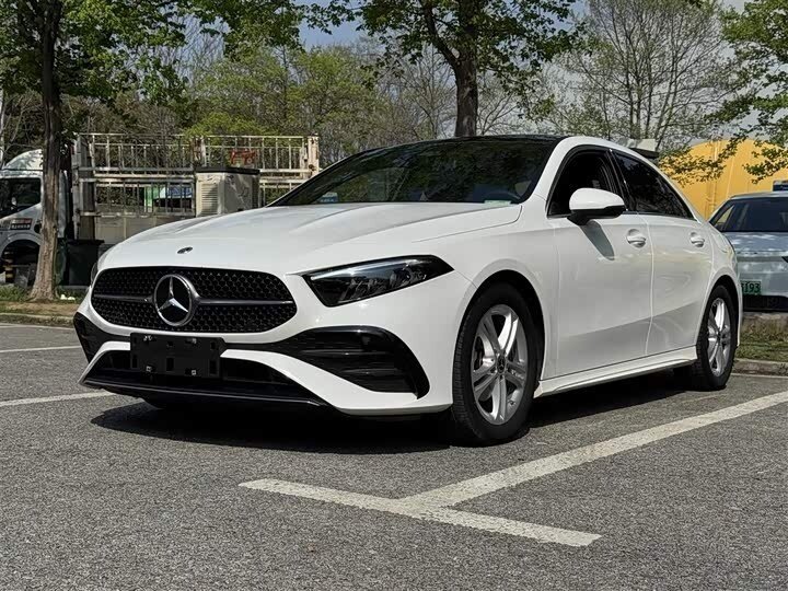 Открыть фотографии: Mercedes-Benz A-Класс IV (W177) Рестайлинг