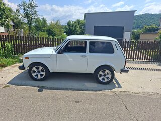 2014 Lada (ВАЗ) 2121 (4x4) Urban I Рестайлинг, белый, 520000 рублей, вид 4