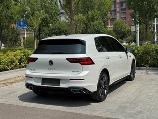 2023 Volkswagen Golf VIII, белый, 1810000 рублей, вид 4