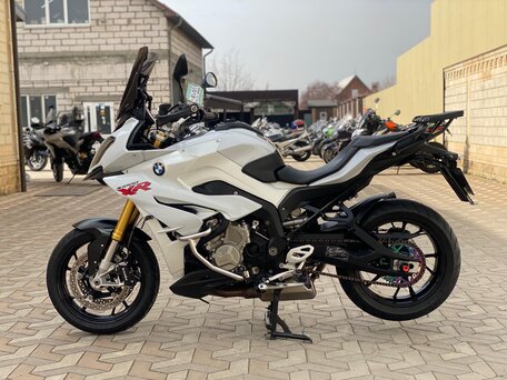 2017 BMW S 1000 XR, белый, 1099999 рублей, вид 4