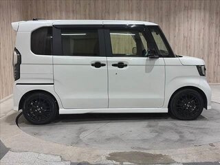 2022 Honda N-BOX II Рестайлинг, белый, 717009 рублей, вид 3
