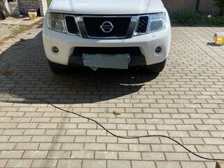 2014 Nissan Navara (Frontier) III (D40) Рестайлинг, белый, 1880000 рублей, вид 2
