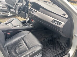 2004 BMW 5 серии 525i V (E60/E61), серебристый, 960000 рублей, вид 5