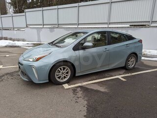2021 Toyota Prius IV Рестайлинг (XW50), голубой, 1861593 рублей, вид 3