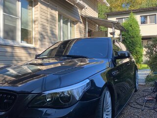 2004 BMW 5 серии 545i V (E60/E61), чёрный, 1550000 рублей, вид 4