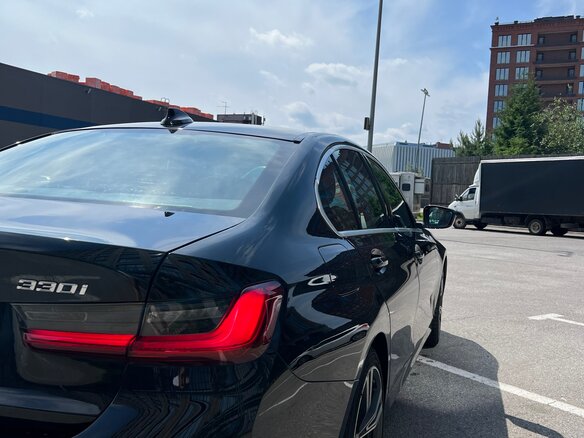 2020 BMW 3 серии 330i xDrive VII (G2x), чёрный, 3490000 рублей - вид 6