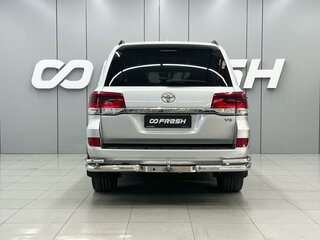 2015 Toyota Land Cruiser 200 Series Рестайлинг 2, серебристый, 6420000 рублей, вид 4