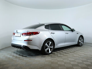 2019 Kia Optima IV Рестайлинг, серебристый, 1735000 рублей, вид 5