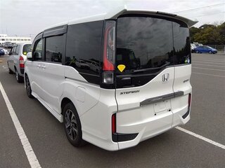 2020 Honda Stepwgn Spada V Рестайлинг, белый, 2550000 рублей, вид 4