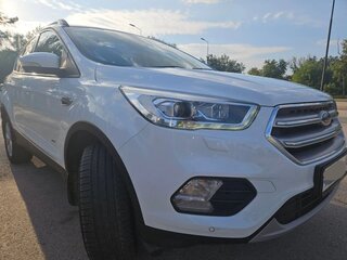 2017 Ford Kuga II Рестайлинг, белый, 1790000 рублей, вид 2