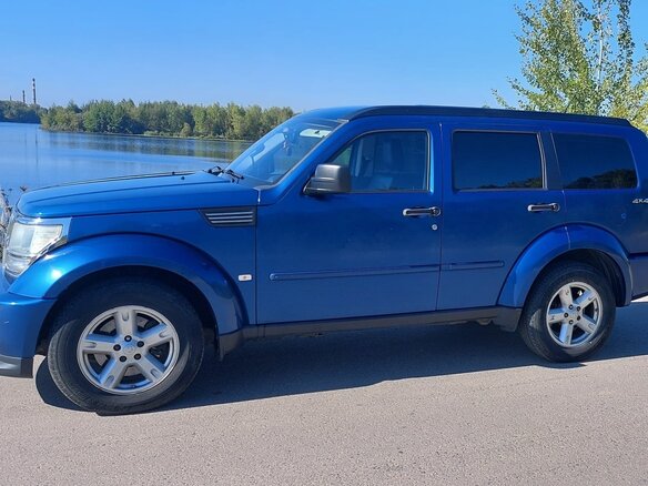 2008 Dodge Nitro, синий, 1500000 рублей - вид 2
