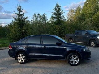 2013 Volkswagen Polo V, синий, 700000 рублей, вид 2