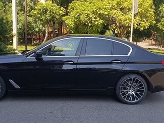 2017 BMW 5 серии 520d VII (G30/G31/G38), чёрный, 2350000 рублей, вид 3