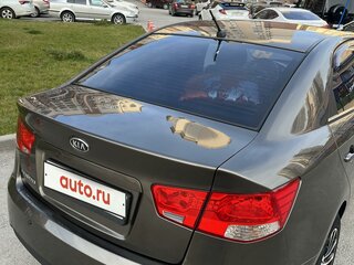 2010 Kia Cerato 4-speed II, серый, 1065000 рублей, вид 3