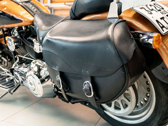 2008 Harley-Davidson Fat Boy, золотистый, 1300000 рублей - вид 33