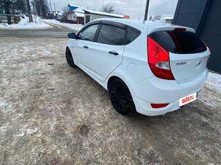 2011 Hyundai Solaris I, белый, 700000 рублей, вид 5