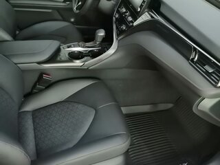 2021 Toyota Camry VIII (XV70) Рестайлинг, красный, 3400000 рублей, вид 5