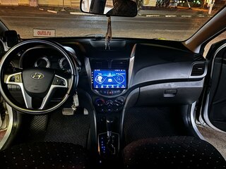 2012 Hyundai Solaris I, серебристый, 930000 рублей, вид 5