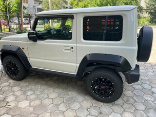 2020 Suzuki Jimny Sierra IV, белый, 2990000 рублей, вид 4
