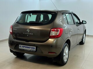 2018 Renault Sandero II Рестайлинг, коричневый, 945000 рублей, вид 4