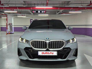 2025 BMW 5 серии 530i xDrive VIII (G60/G61/G68), серый, 7880000 рублей, вид 3