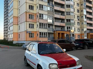 1995 Nissan March II (K11), белый, 137000 рублей, вид 3