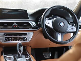 2020 BMW 7 серии 745e VI (G11/G12) Рестайлинг, белый, 5100000 рублей, вид 4