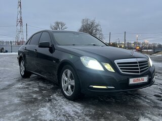 2011 Mercedes-Benz E-Класс 200 7G-Tronic IV (W212, S212, C207), чёрный, 1800000 рублей, вид 2