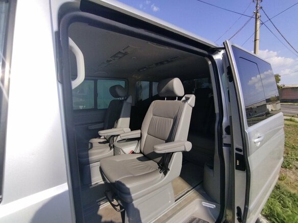 2004 Volkswagen Multivan T5, серебристый, 1650000 рублей - вид 6