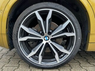 2020 BMW X2 xDrive20i I (F39), золотистый, 3700000 рублей, вид 4