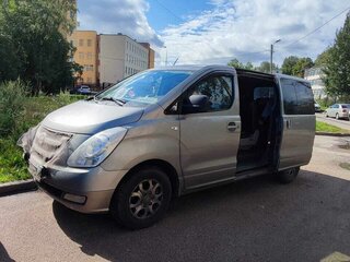 2011 Hyundai H-1 II, серебристый, 1550000 рублей, вид 2