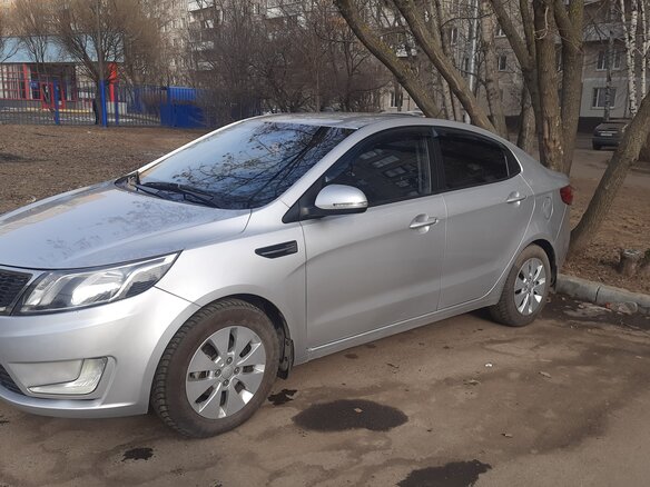 2012 Kia Rio 4-speed III, серый, 800000 рублей - вид 1