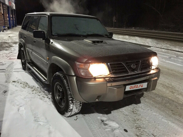 2002 Nissan Patrol V (Y61), золотистый