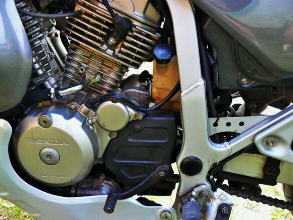 1999 Honda XL600V Transalp, чёрный - вид 4
