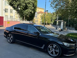 2018 BMW 7 серии Long 740Ld xDrive VI (G11/G12), чёрный, 3500000 рублей, вид 3