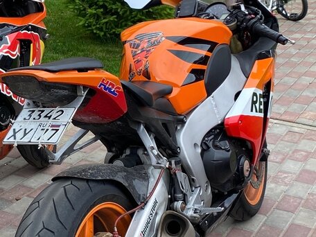 2010 Honda CBR 1000 RR/RA Fireblade, красный, 600000 рублей, вид 4