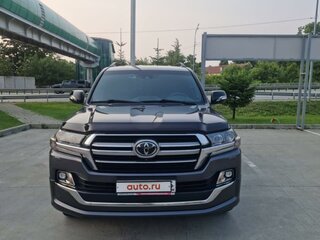 2019 Toyota Land Cruiser 200 Series Рестайлинг 2, серый, 9500000 рублей, вид 2